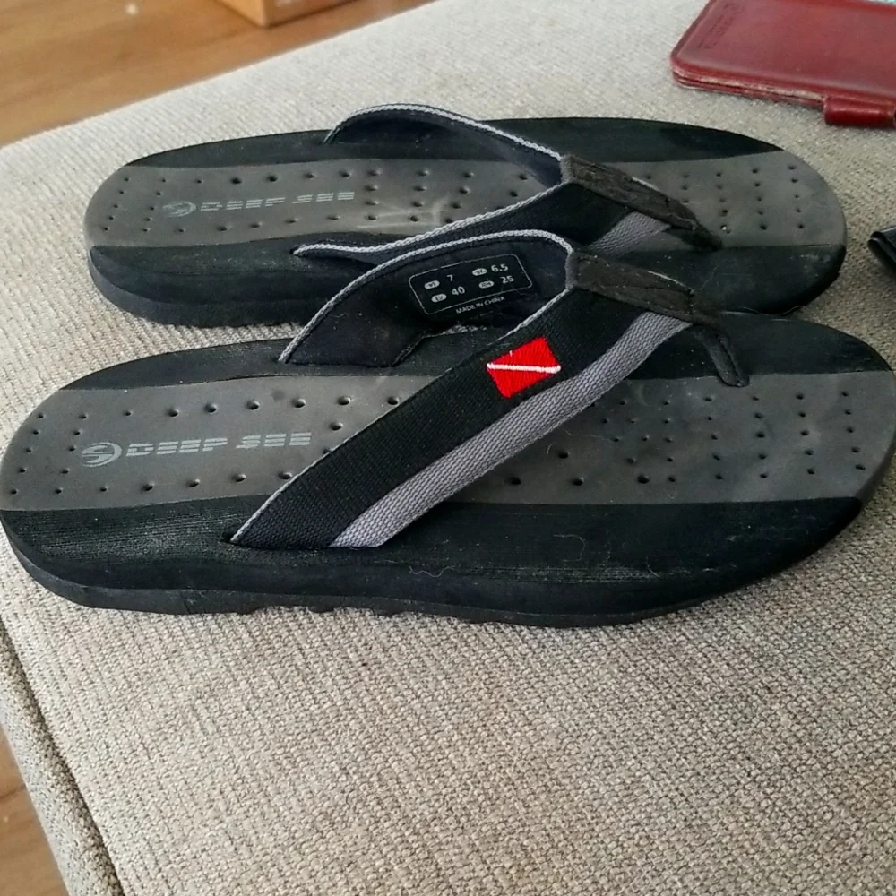 Mens Deep Sea Airform Thong Sandals 7